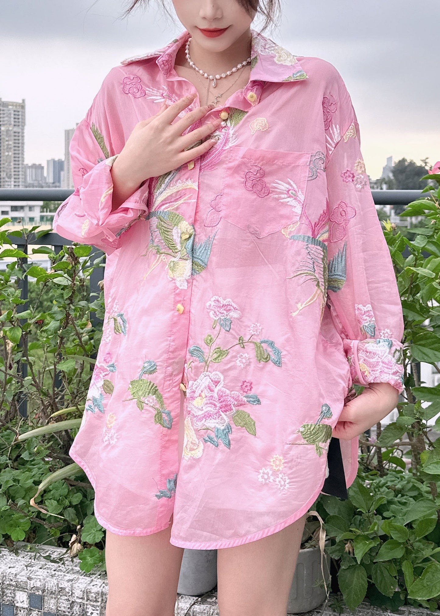 Sophisticated Blouse with a Clean Classic Look