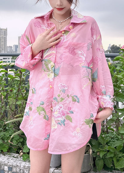 Sophisticated Blouse with a Clean Classic Look