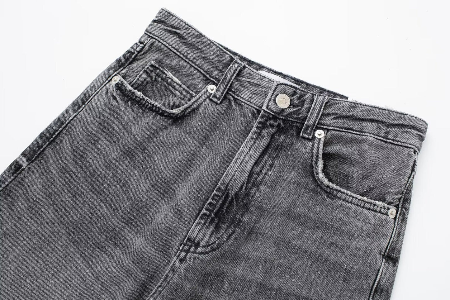 Elegantly Styled Pants for Everyday Wear