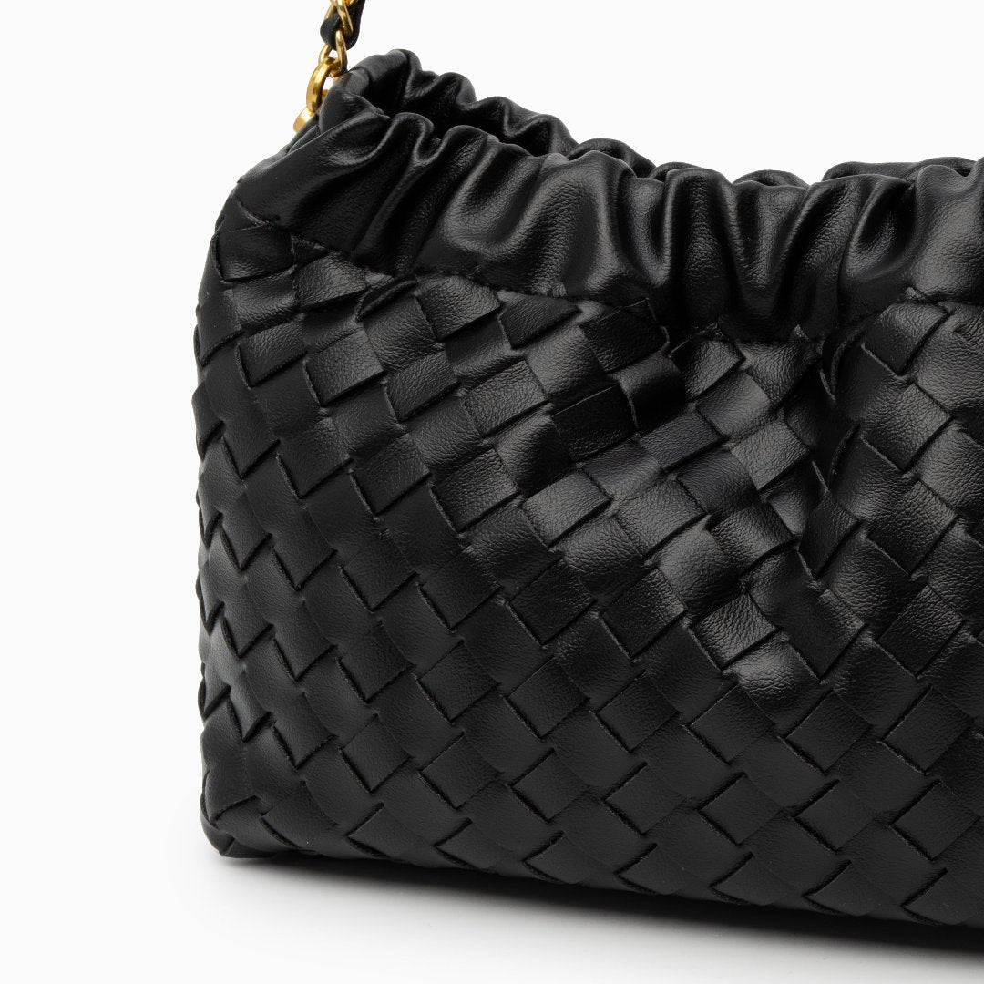 Polished Bag with an Effortless Classic Look