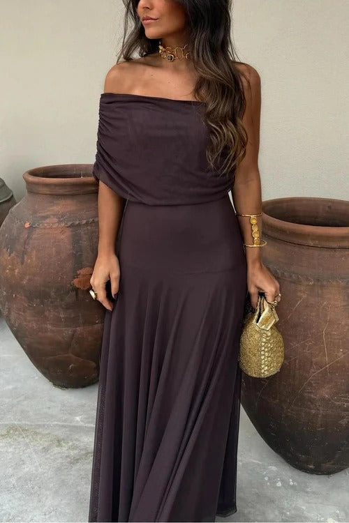Effortlessly Elegant Dress with a Timeless Design