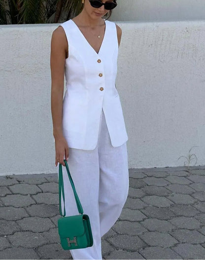 Polished Trousers with an Effortless Classic Look
