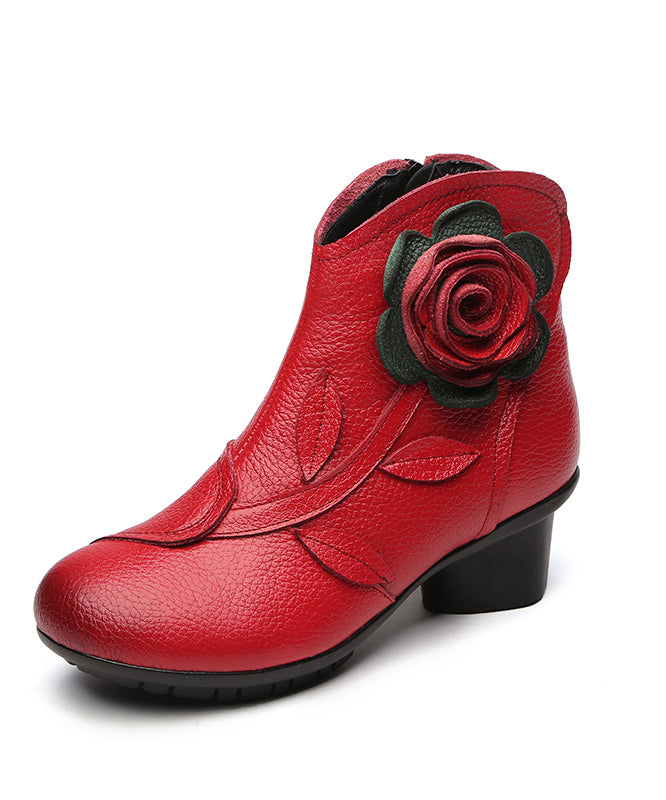 Effortlessly Elegant Boots with a Timeless Design