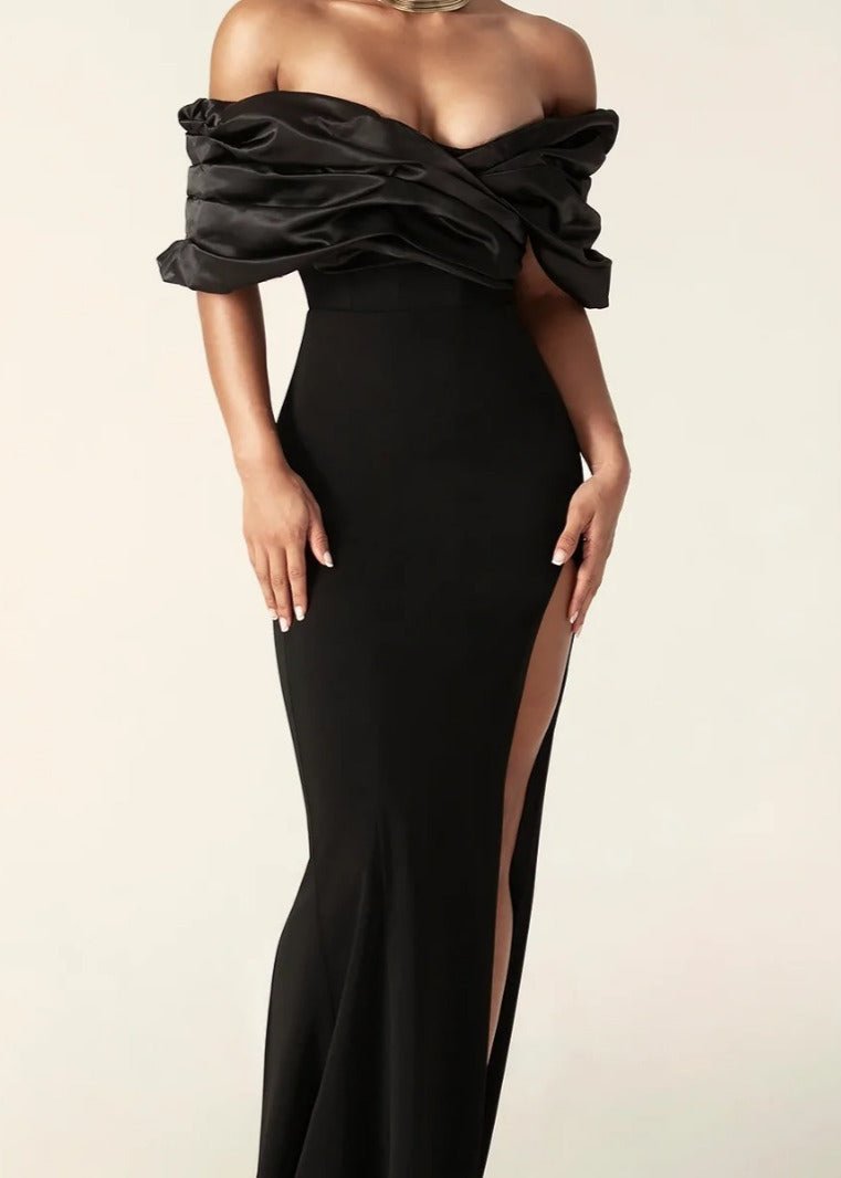 Effortlessly Elegant Garment with a Timeless Design