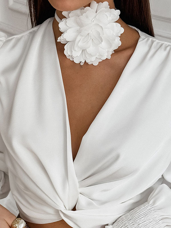 Well Tailored Blouse with a Graceful Silhouette
