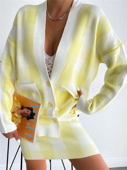 Well Tailored Cardigan with a Graceful Silhouette