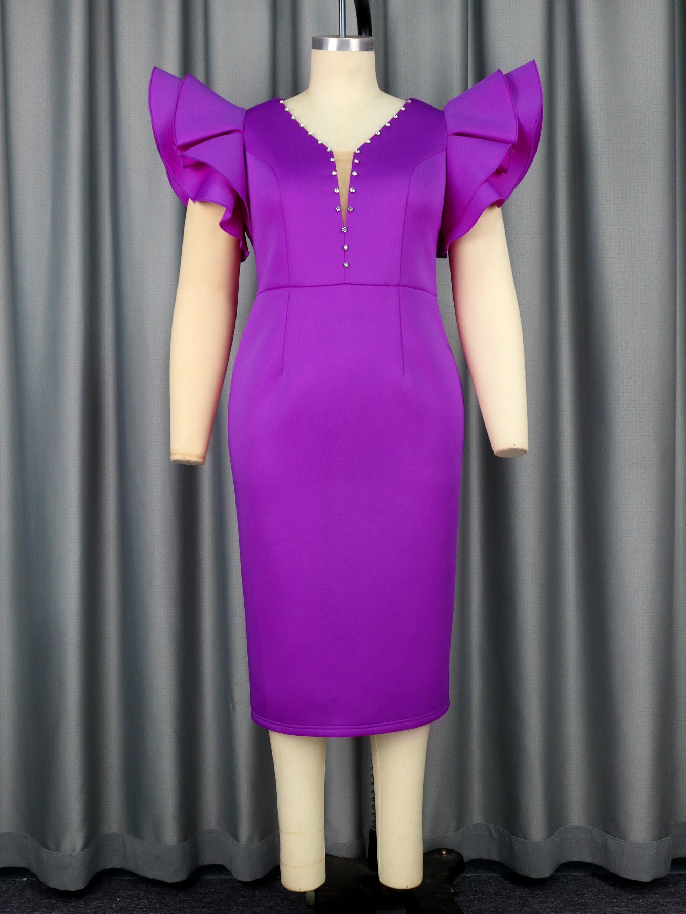 Gracefully Styled Dress for Any Occasion