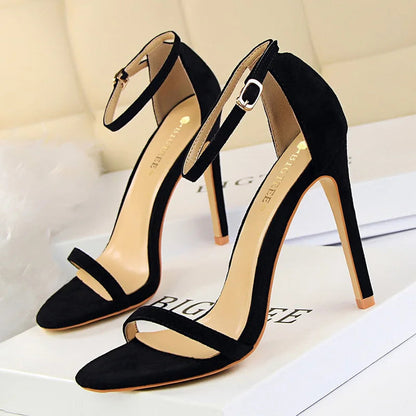 A Vintage Style Shoes with Delicate Timeless Details