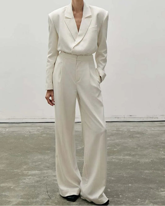 Well Tailored Trousers with a Graceful Silhouette
