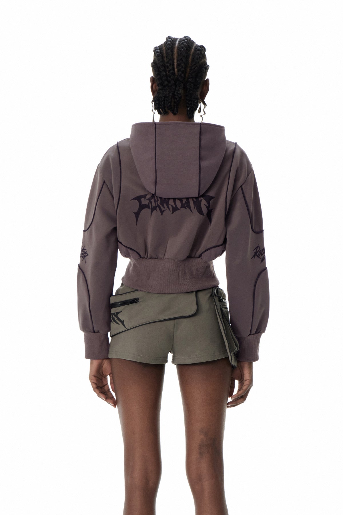 Well Tailored Pants with a Graceful Silhouette