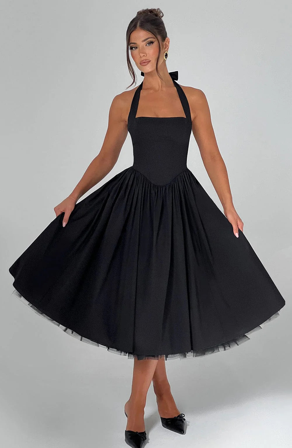 Effortlessly Elegant Dress with a Timeless Design