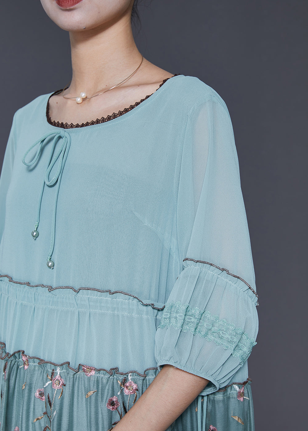Effortlessly Elegant Dress with a Timeless Design