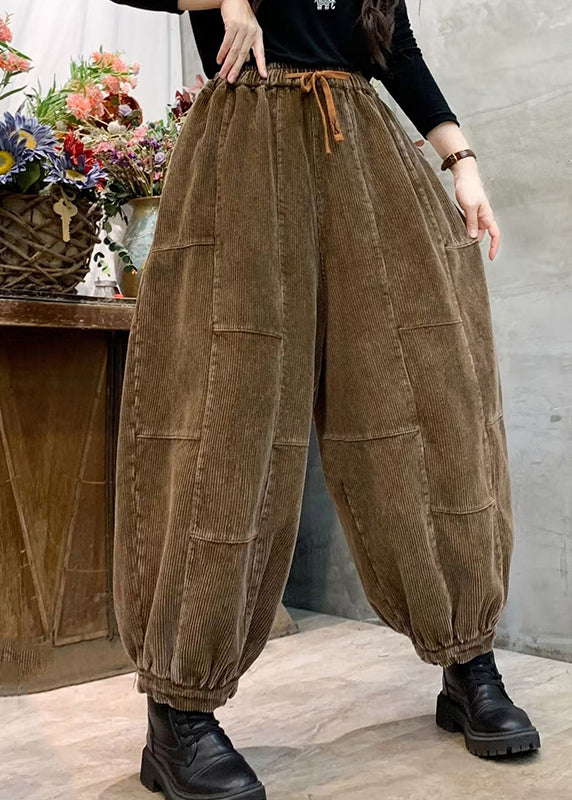 Effortlessly Elegant Pants with a Timeless Design