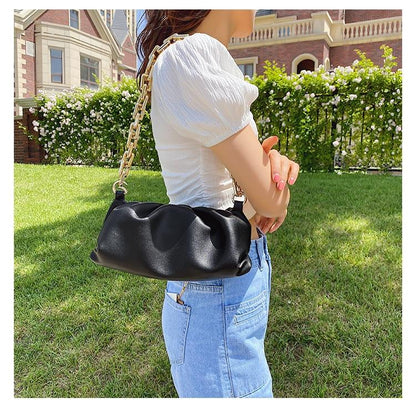 Well Tailored Bag with a Graceful Silhouette