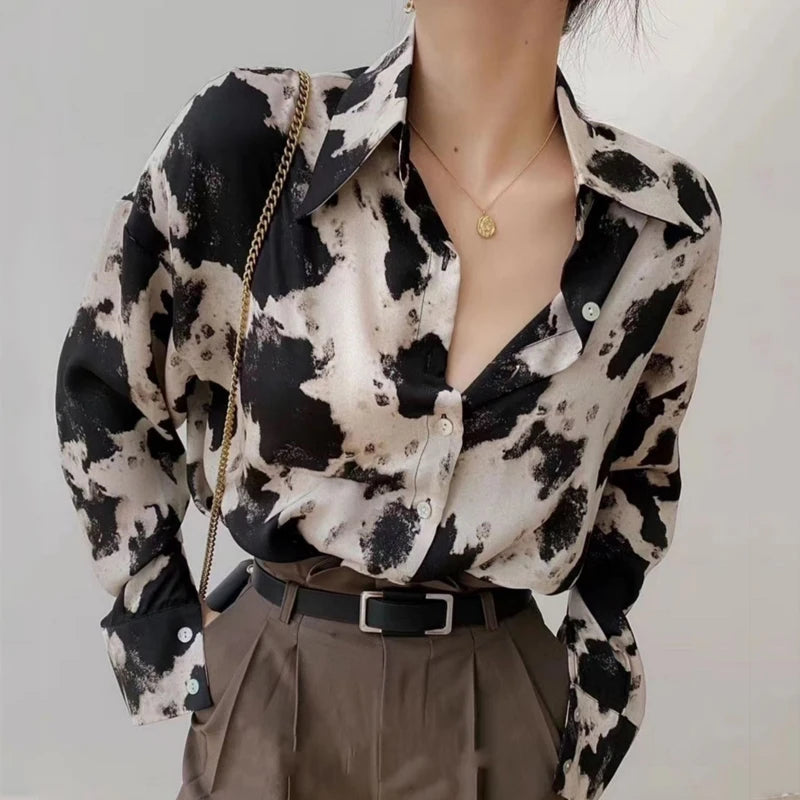Beautifully Crafted Blouse in a Classic Style