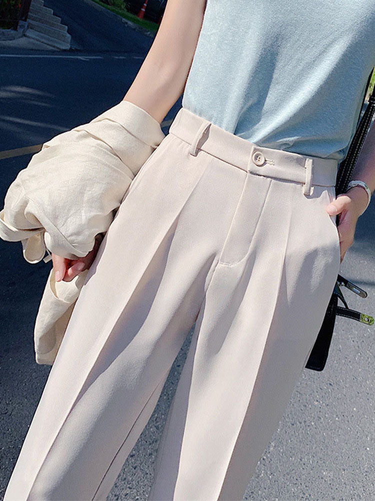 Classic Vintage Pants with a Flattering Fit