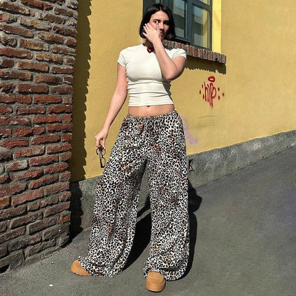 Well Tailored Pants with a Graceful Silhouette