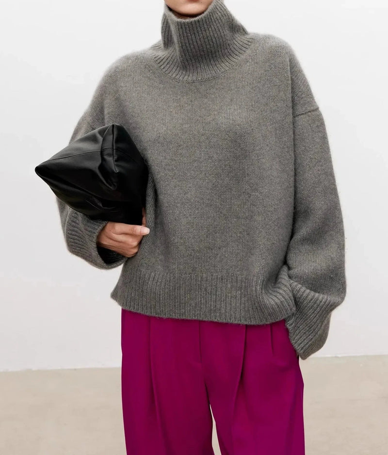 Effortlessly Elegant Sweater with a Timeless Design
