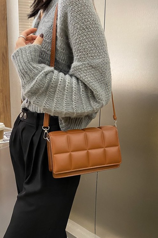 Gracefully Styled Bag for Any Occasion