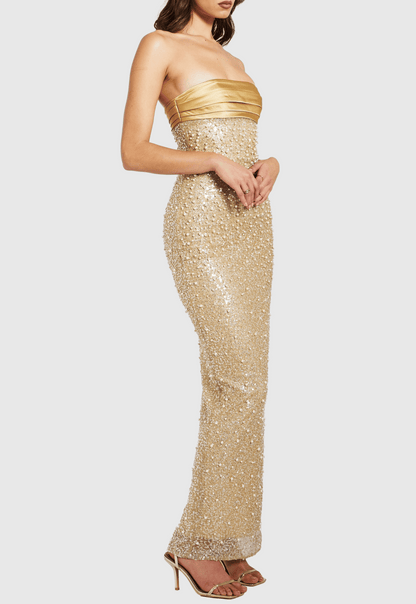 Well Tailored Dress with a Graceful Silhouette