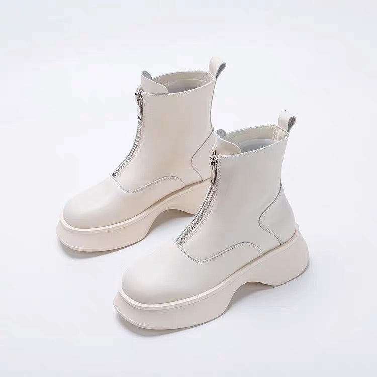 Elegantly Styled Boots for Everyday Wear
