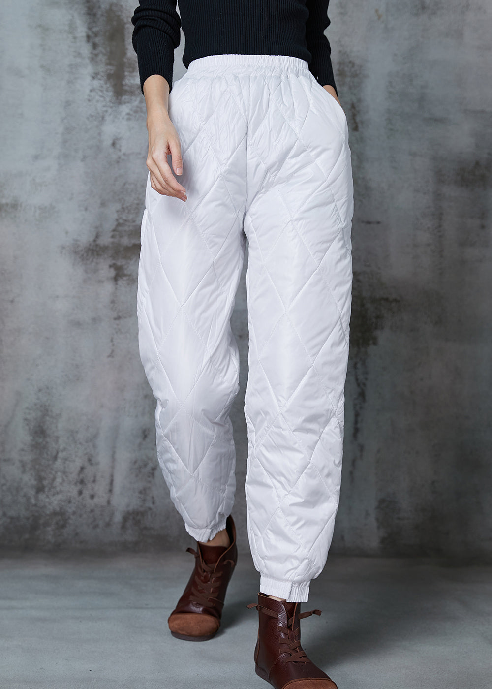 Well Tailored Pants with a Graceful Silhouette