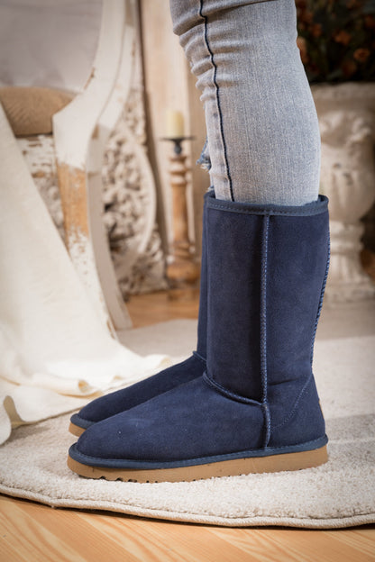 Well Tailored Boots with a Graceful Silhouette