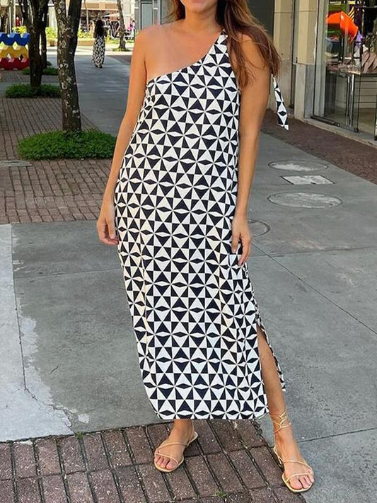 Effortlessly Elegant Dress with a Timeless Design