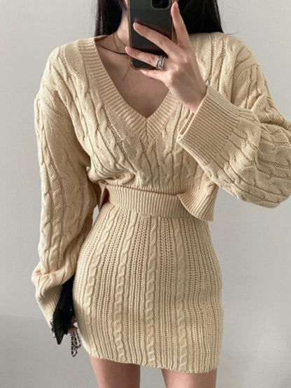 Classic Vintage Sweater with a Flattering Fit