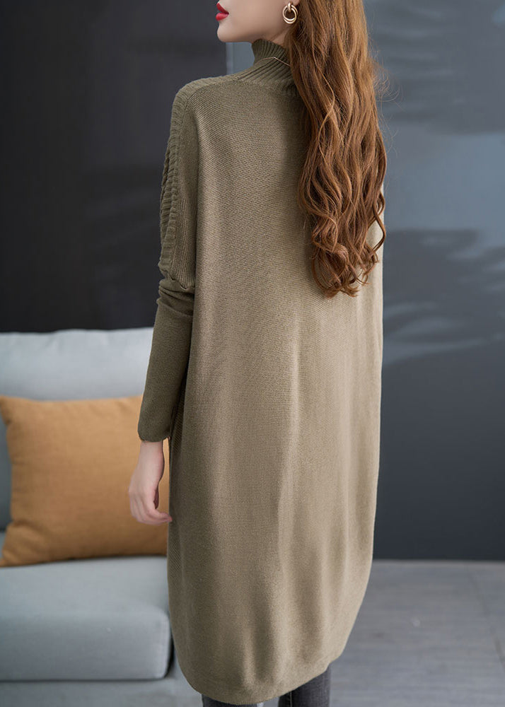 Classic Vintage Sweater with a Flattering Fit