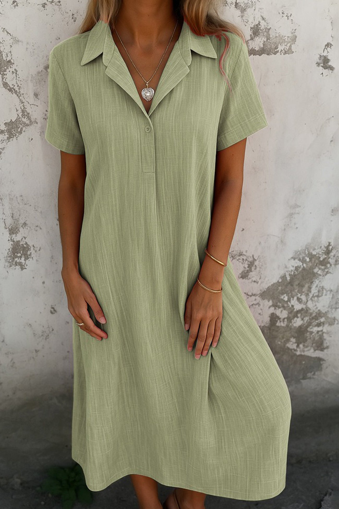 Classic Vintage Dress with a Flattering Fit