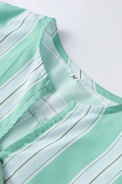 Effortlessly Elegant Blouse with a Timeless Design