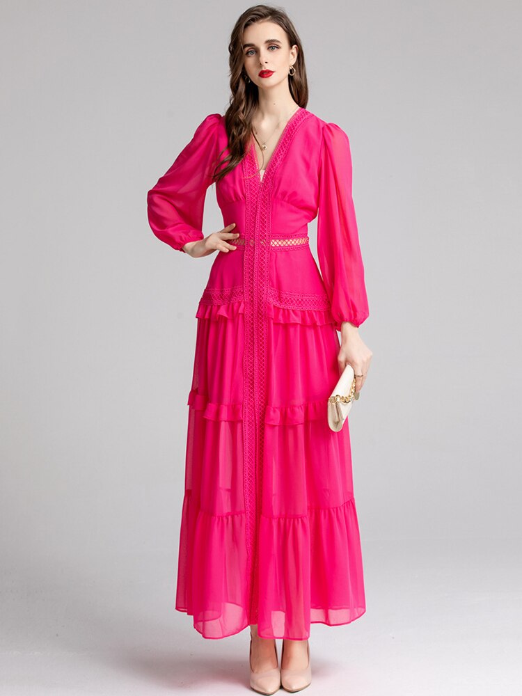 Well Tailored Dress with a Graceful Silhouette
