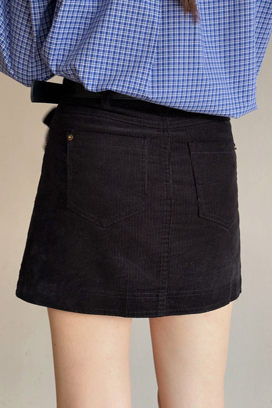 Effortlessly Elegant Garment with a Timeless Design