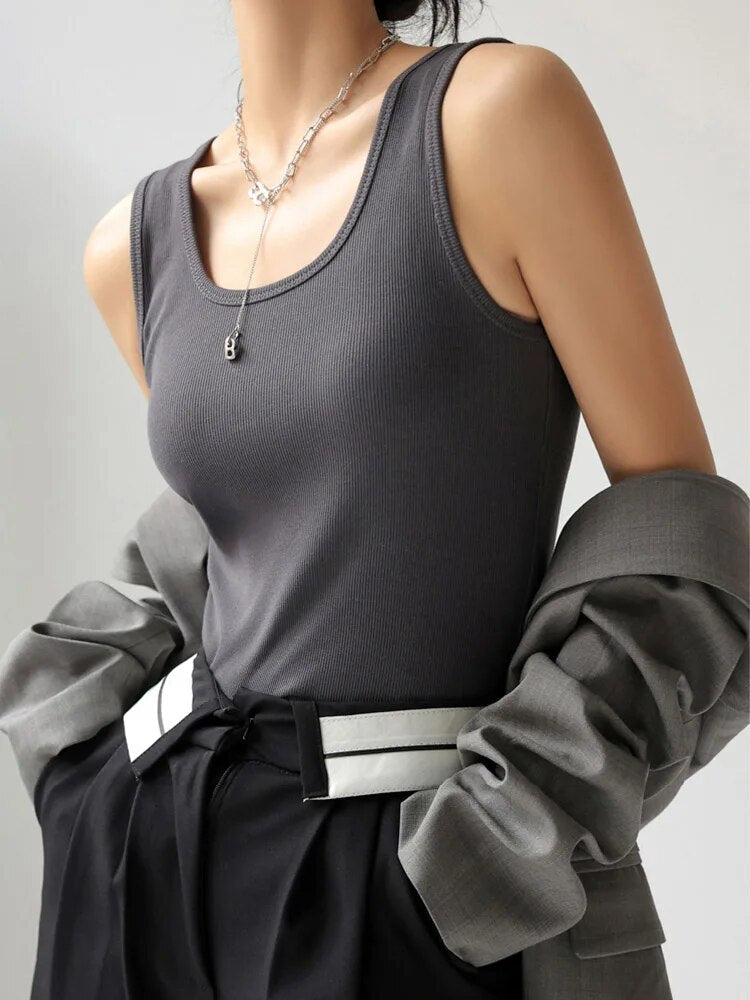 Effortlessly Elegant Shirt with a Timeless Design