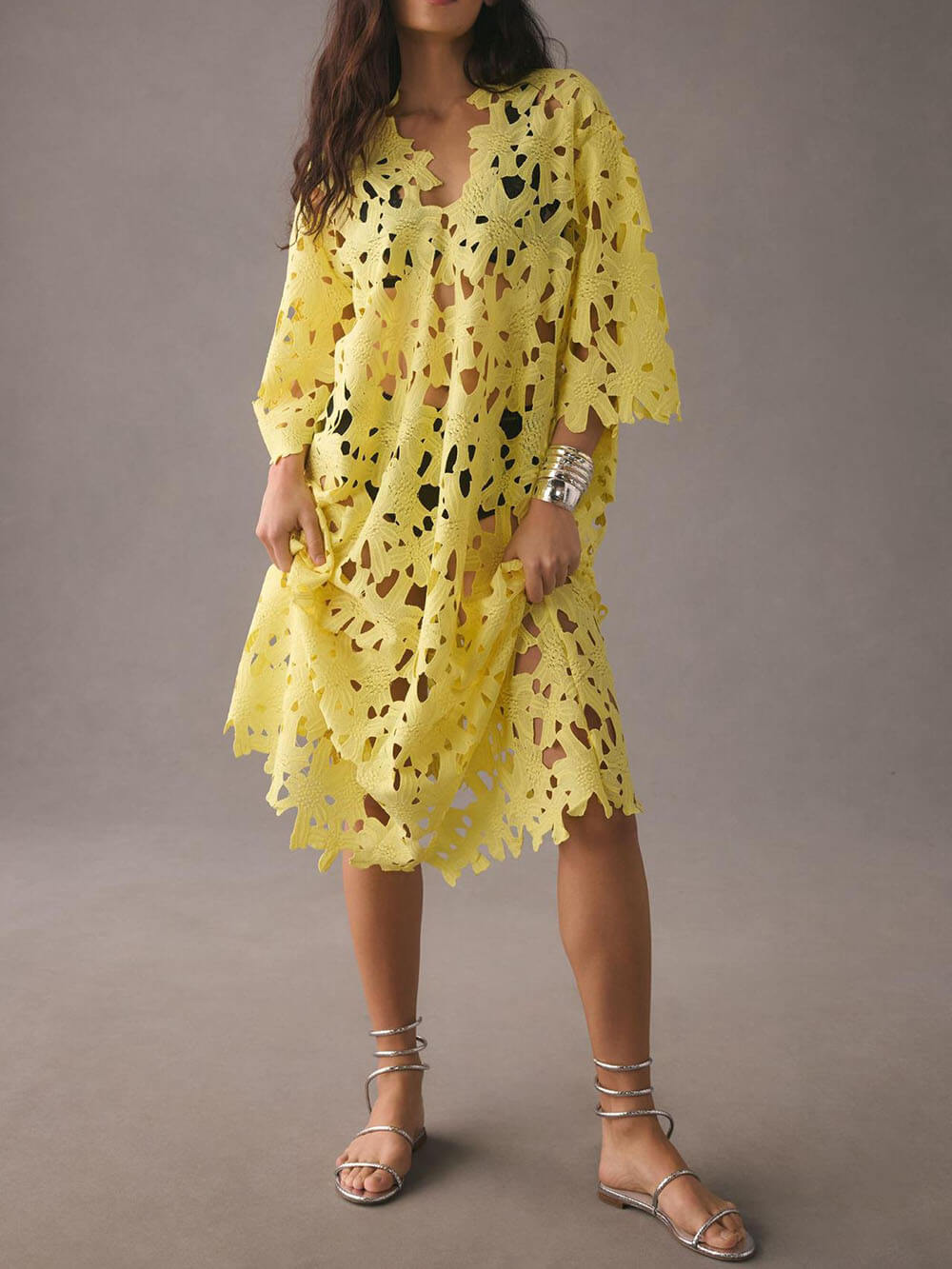 Effortlessly Elegant Dress with a Timeless Design