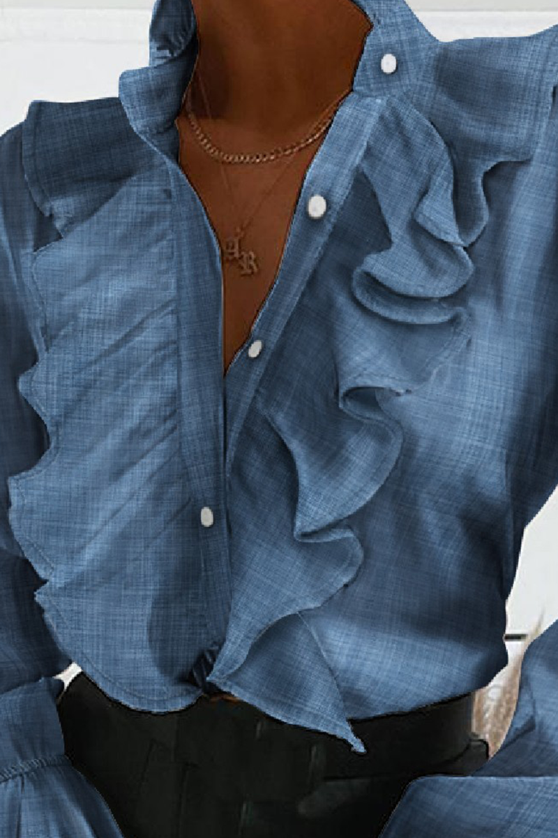 Classic Vintage Blouse with a Flattering Fit
