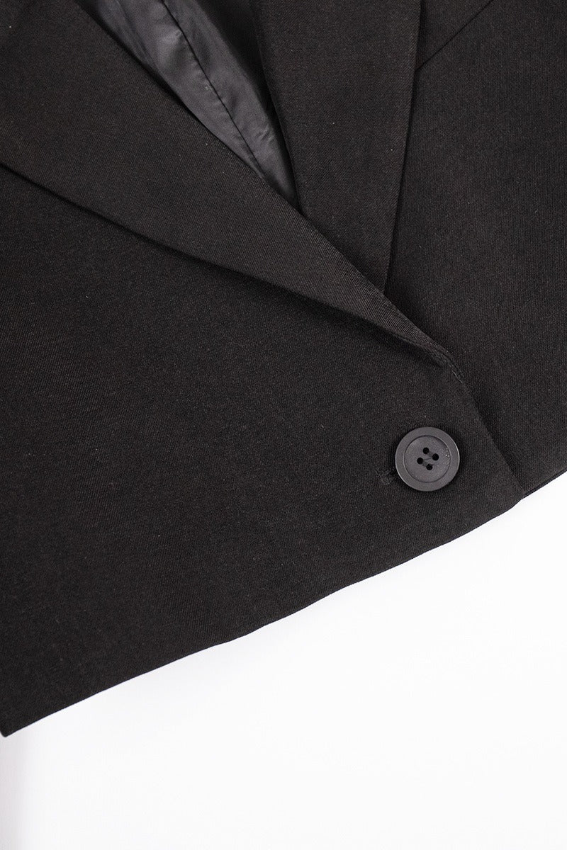Sophisticated Garment with a Clean Classic Look