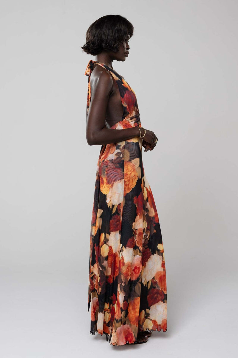 Well Tailored Dress with a Graceful Silhouette