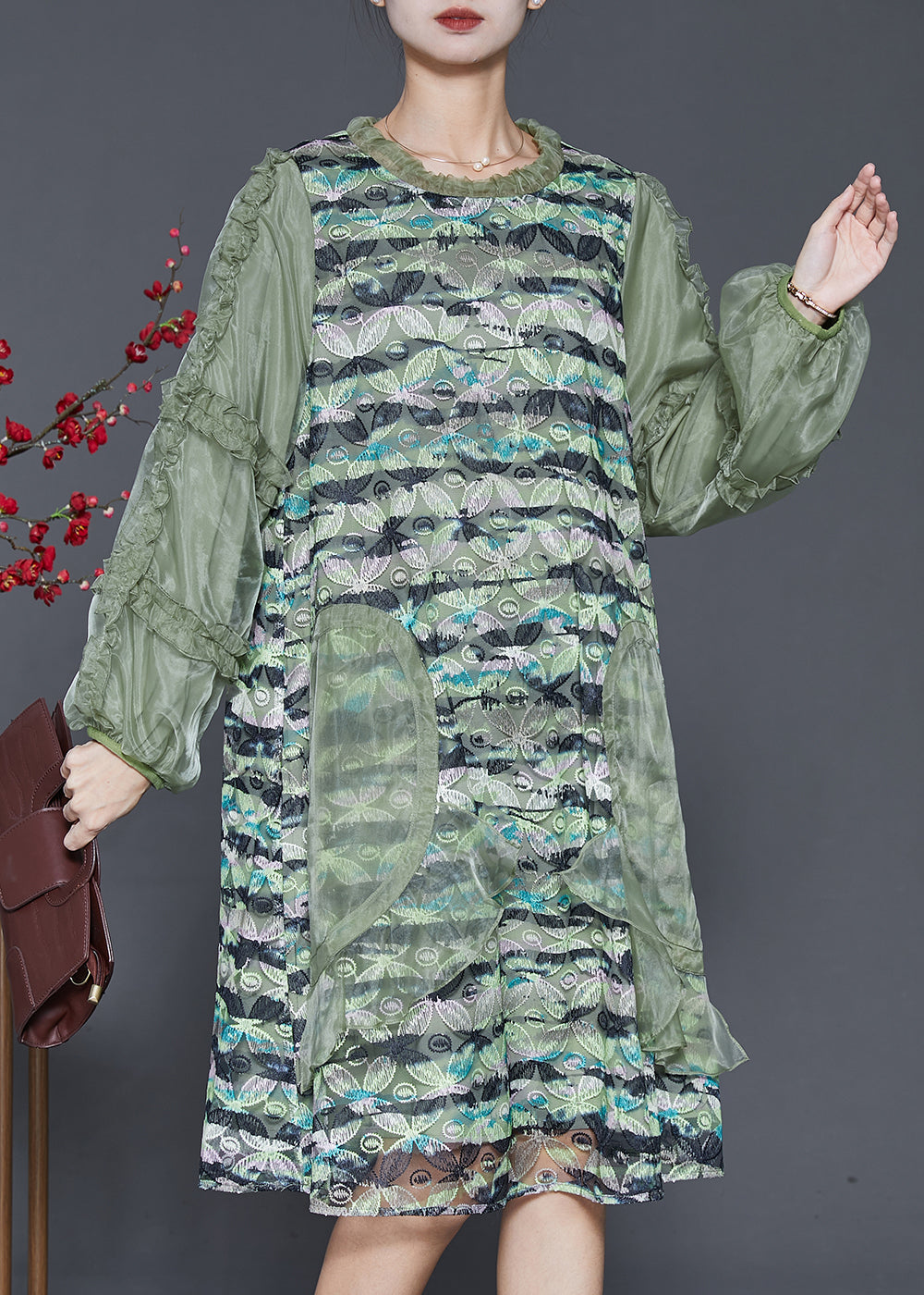 Beautifully Finished Dress in a Timeless Design