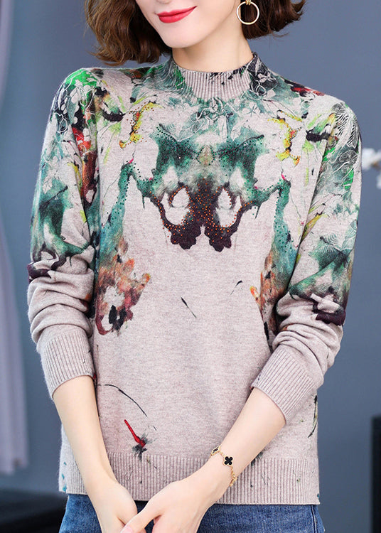 Well Tailored Sweater with a Graceful Silhouette