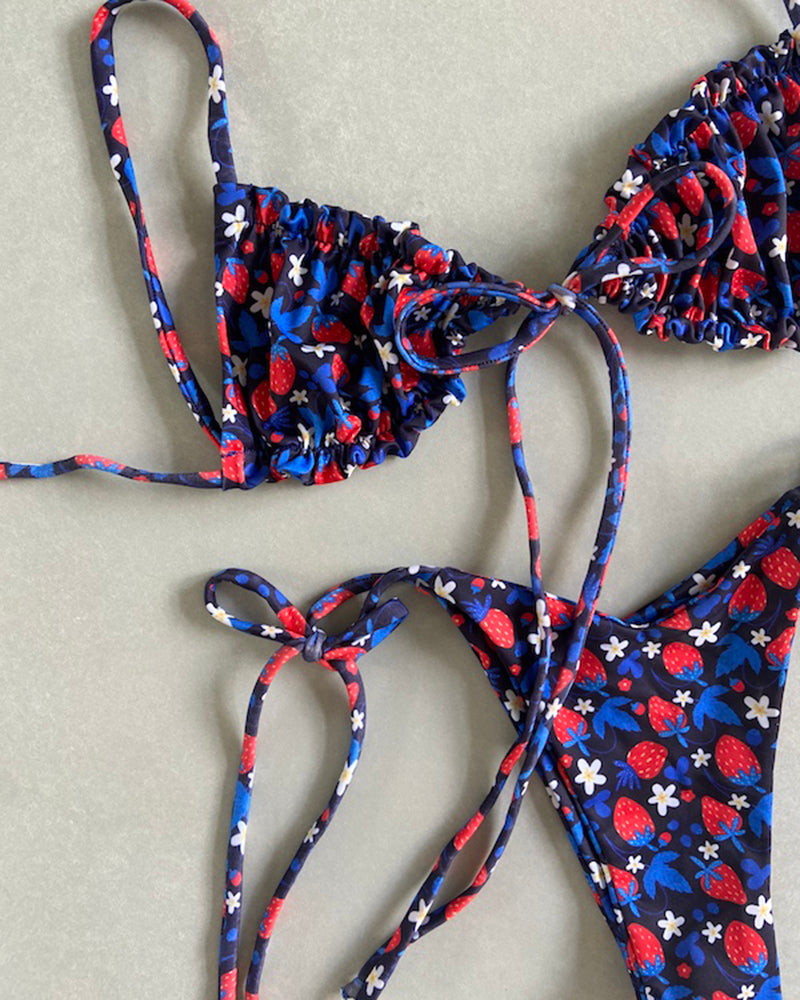 Well Tailored Bikini with a Graceful Silhouette