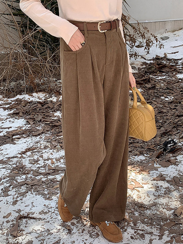 Effortlessly Elegant Trousers with a Timeless Design