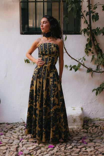 Classic Vintage & Enduringly Stylish Dress