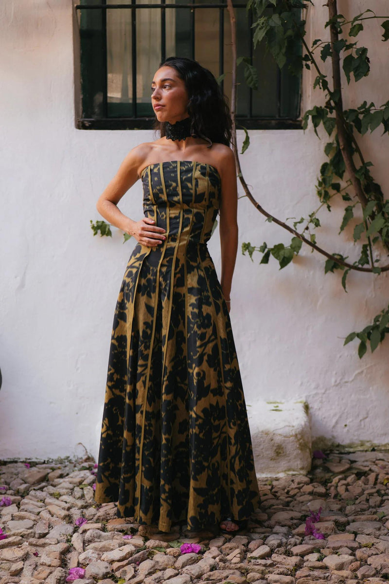 Classic Vintage & Enduringly Stylish Dress