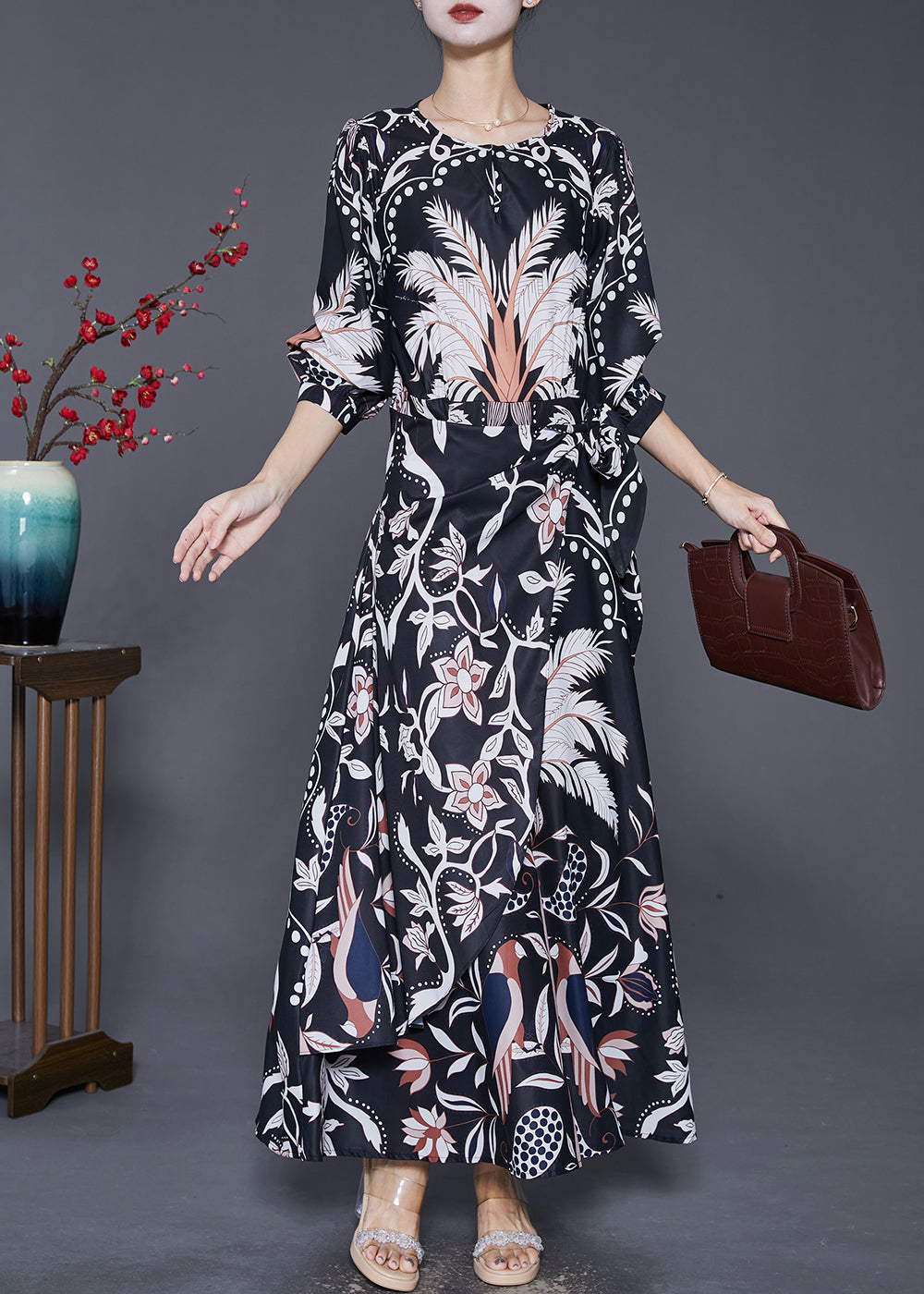 Well Tailored Dress with a Graceful Silhouette