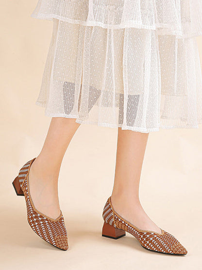 Effortlessly Elegant Shoes with a Timeless Design