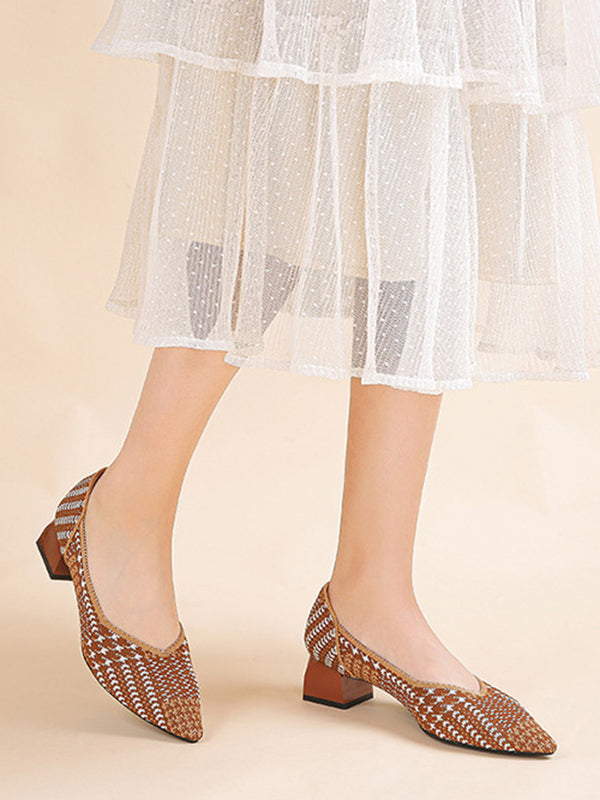 Effortlessly Elegant Shoes with a Timeless Design