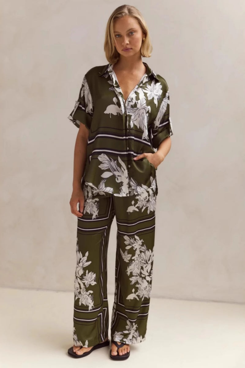 Effortlessly Elegant Cardigan with a Timeless Design