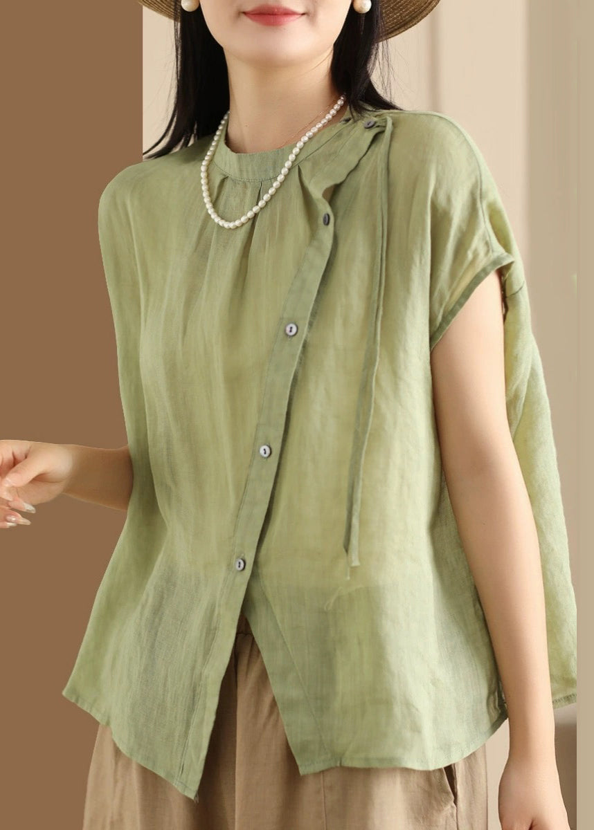 Well Tailored Top with a Graceful Silhouette